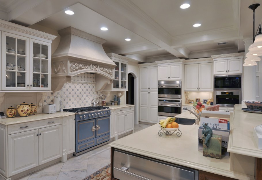 Кухня в стиле Прованс белая