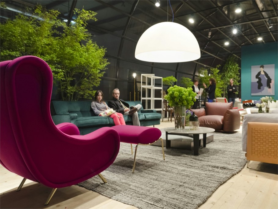 Необычные выставки мебели