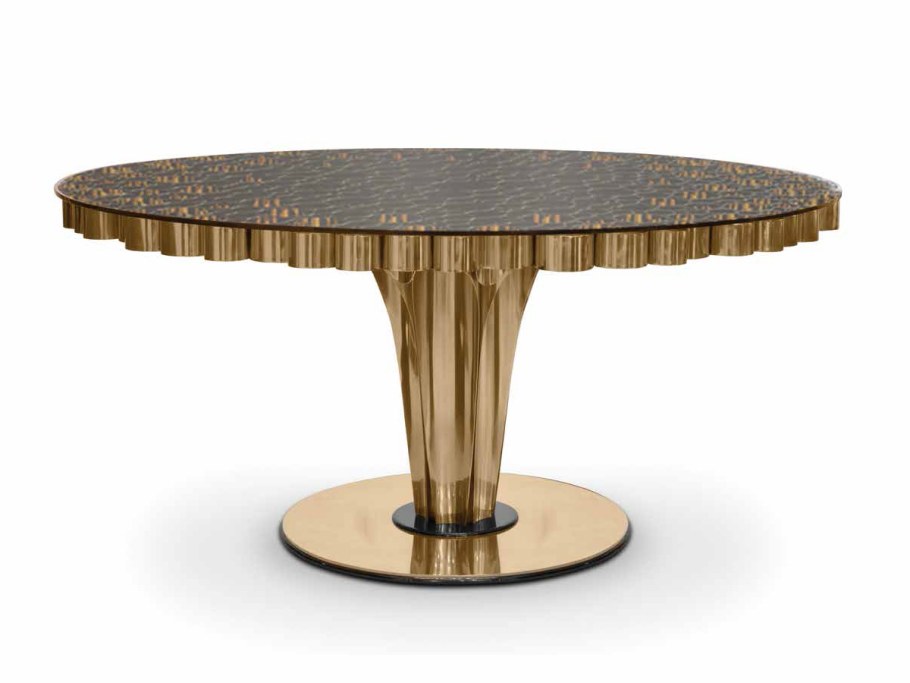 Unusual Table on transparent