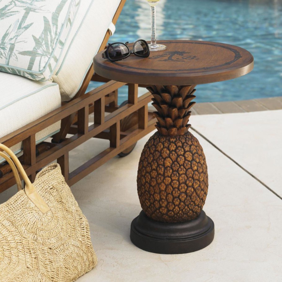 Pineapple Table