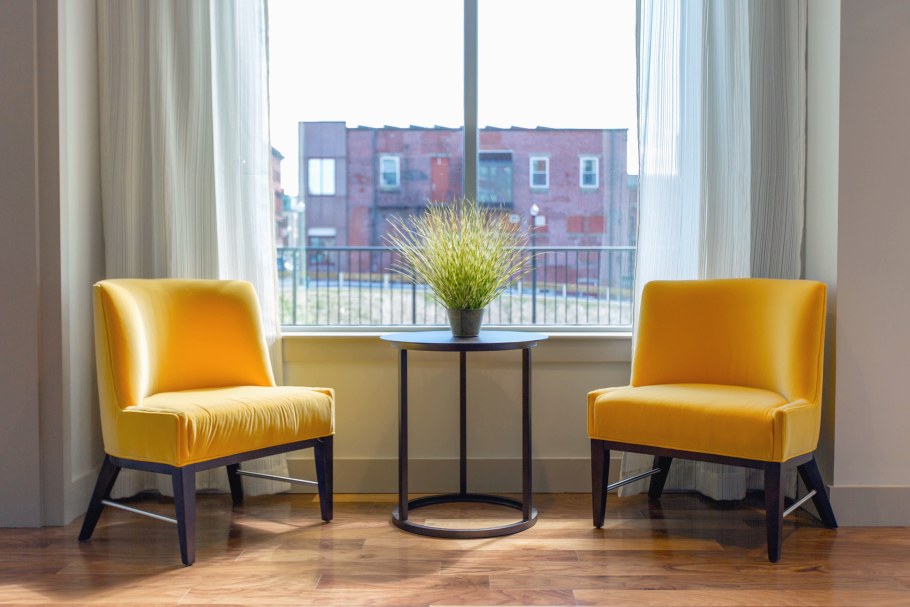 Кресло в интерьере