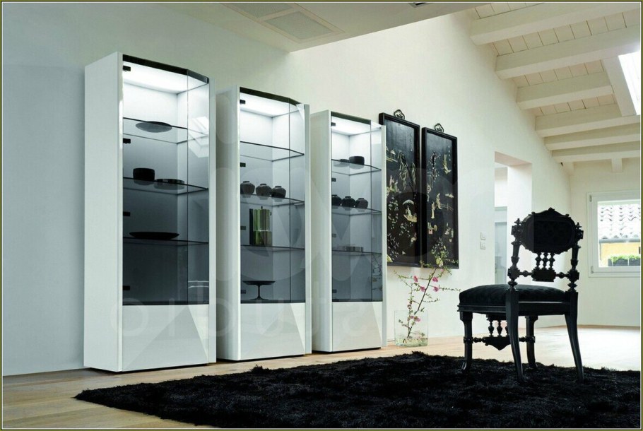 Шкаф витрина для посуды в гостиную