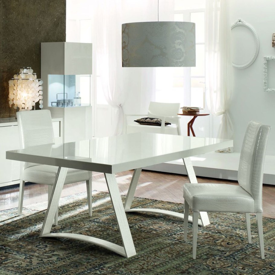 Обеденный стол в стиле Модерн