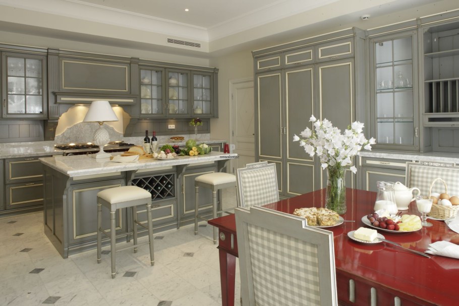 Кухня Неоклассика с островом