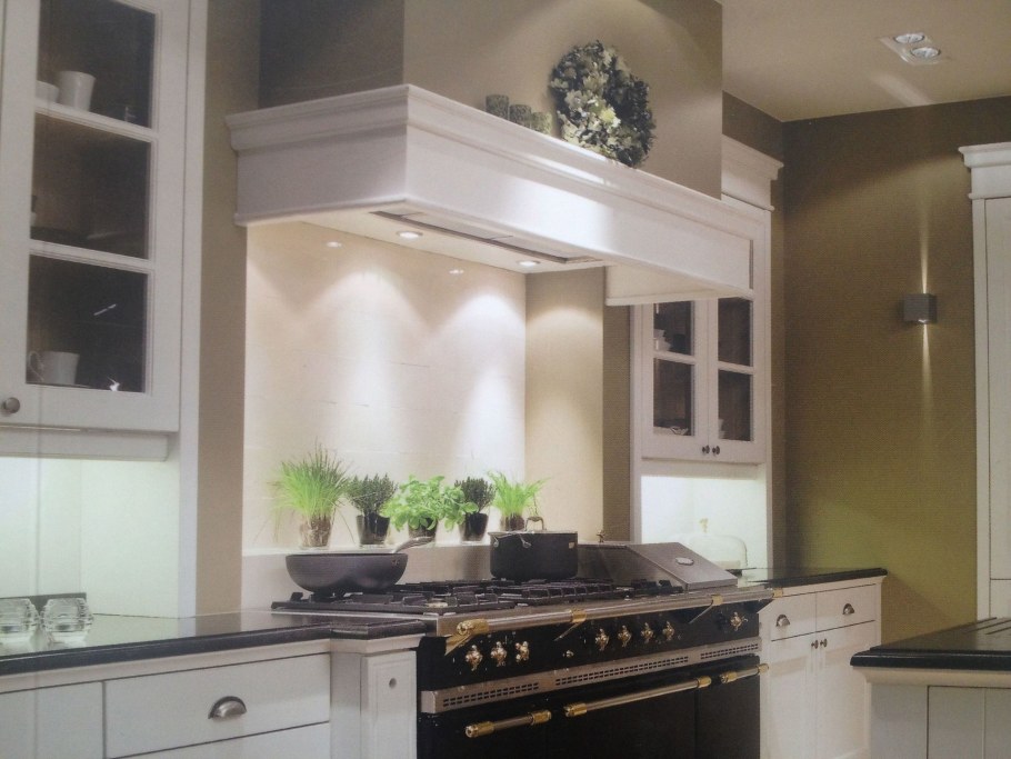 Короб для вытяжки на кухне