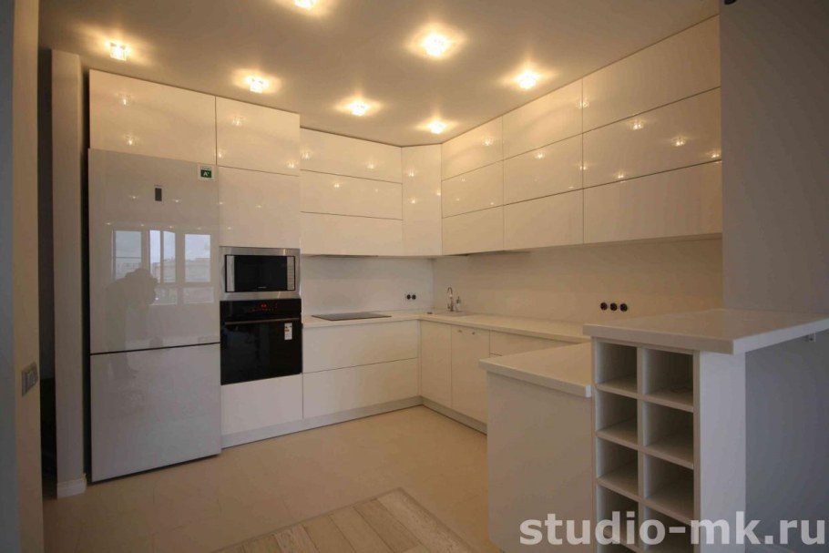 Кухни с антресолью до потолка угловые