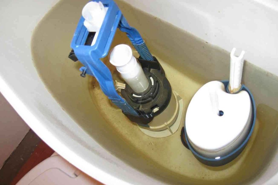 Протекает сливной бачок Cersanit