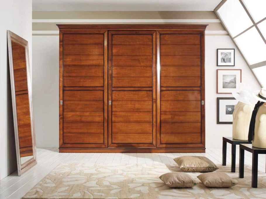 Шкаф купе дерево