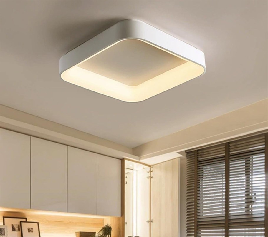 Светильник потолочный квадратный