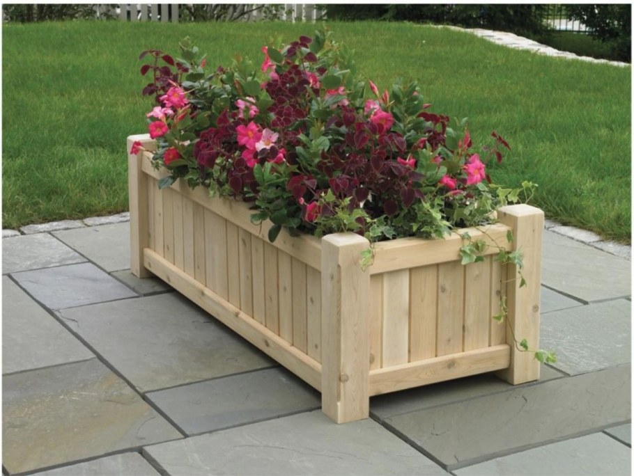 Деревянные клумбы для цветов