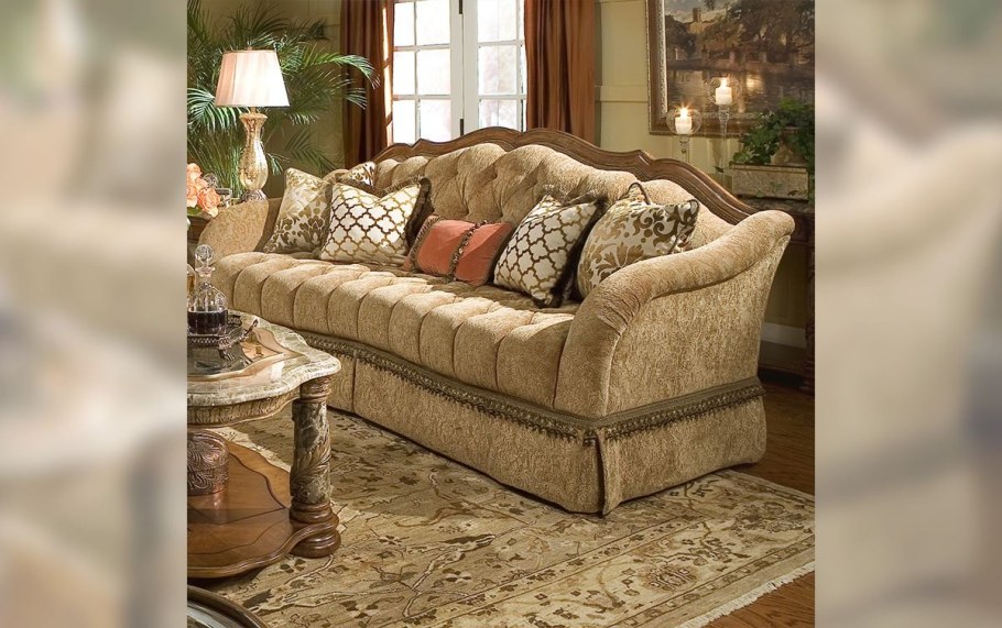 Диван в Тосканском стиле