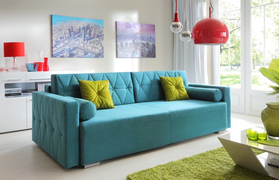 Яркий диван