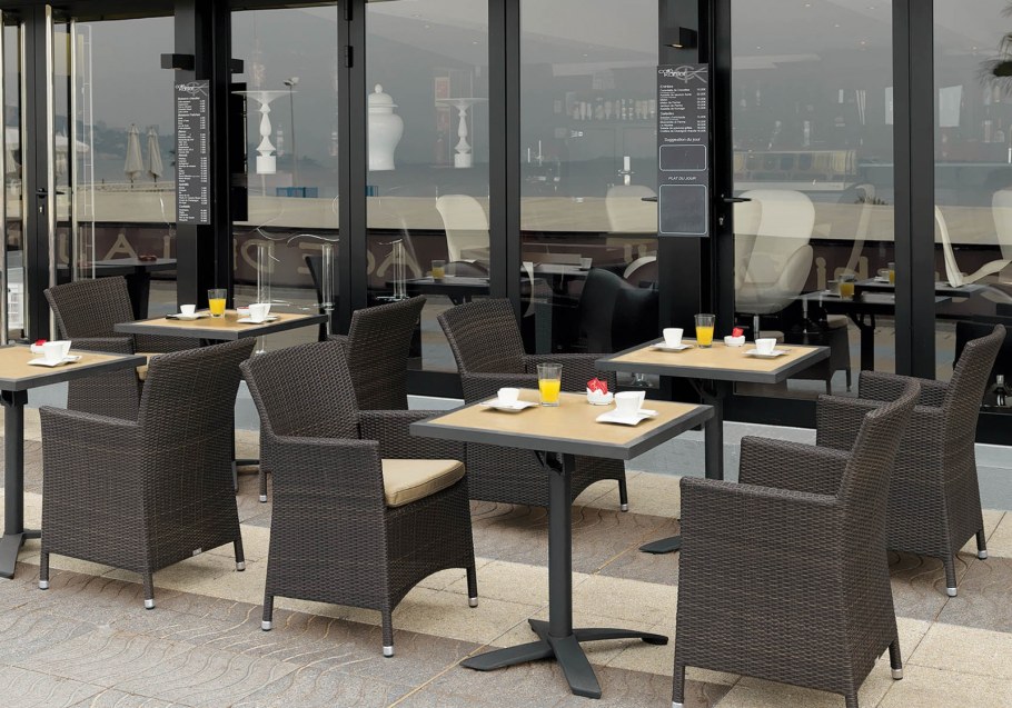 Уличная мебель для кафе и ресторанов