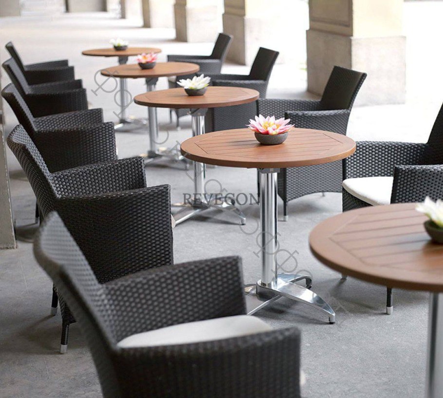 Столы и стулья для кафе