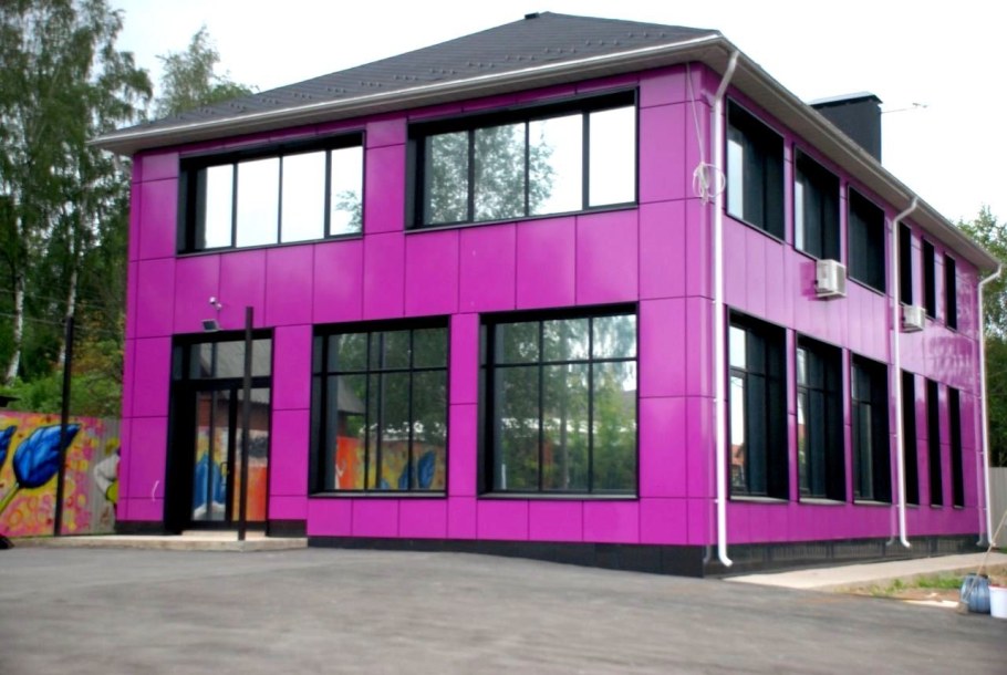 Фасады зданий Отделанные кассетами