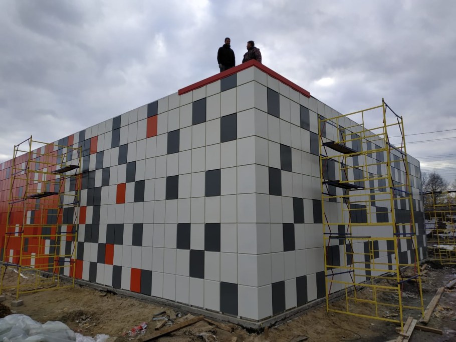 Металлокассеты 600 600 фасад черный