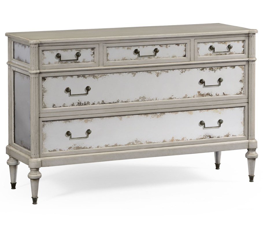 Комод на ножках