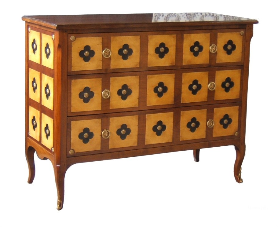 Комод в гончарном стиле