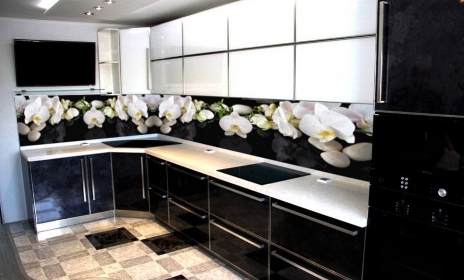 Стеновая панель для кухни черно белая