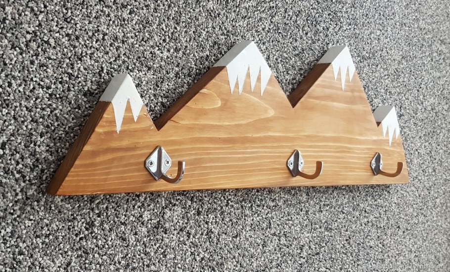 A Hanger made of Horns