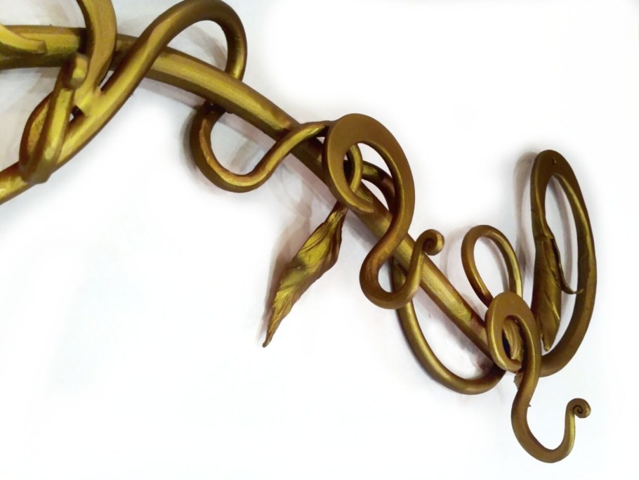 Вешалка Восток