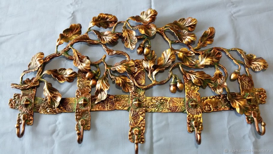 Кованые дубовые ветки