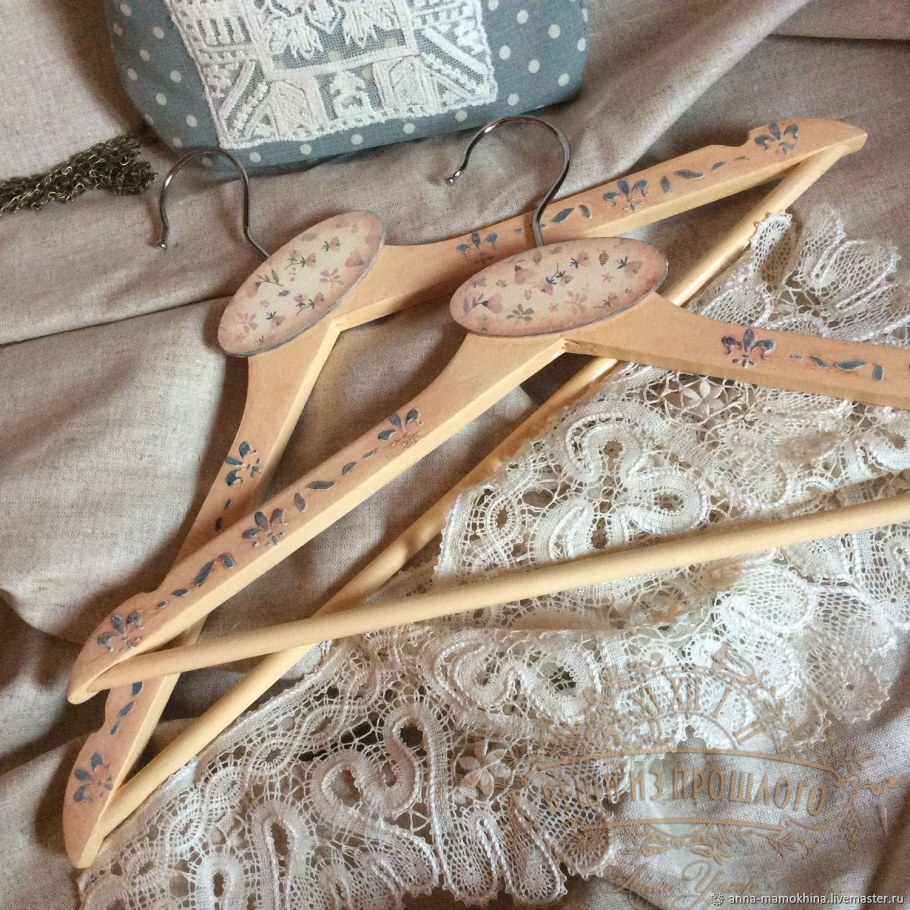 Декупаж плечиков для одежды