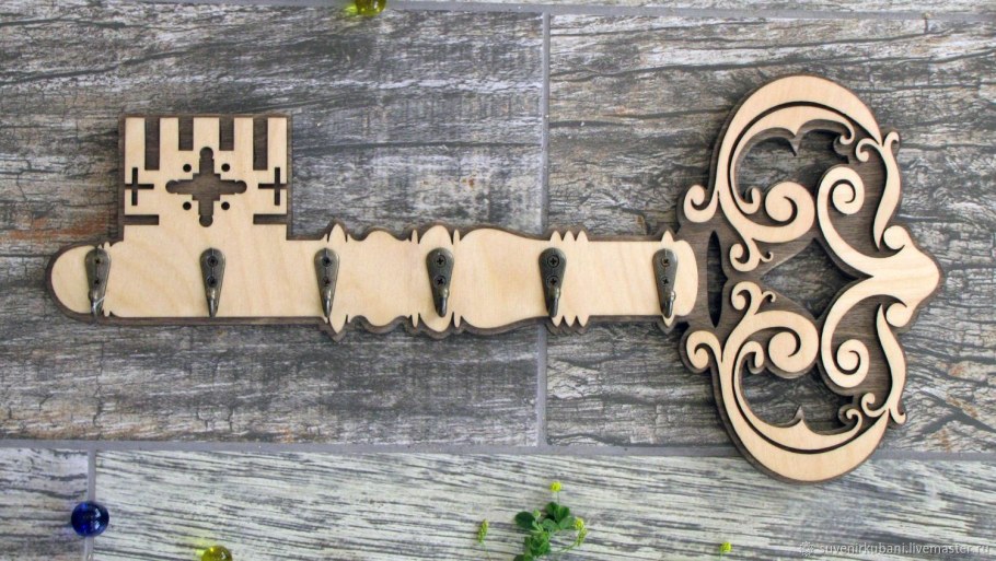 Ключница из дерева