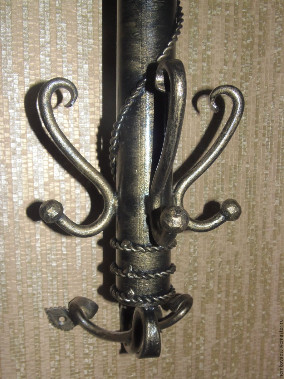 Кованые изделия вешалки