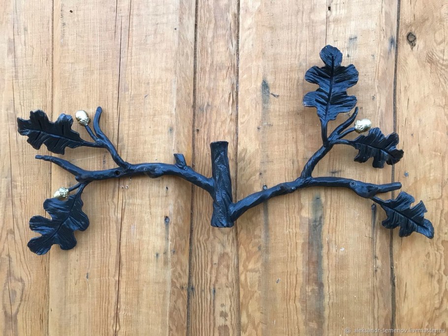 Кованые дубовые ветви