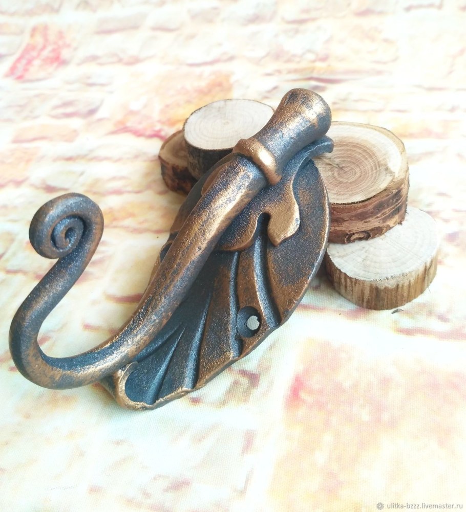 Крючок кованый