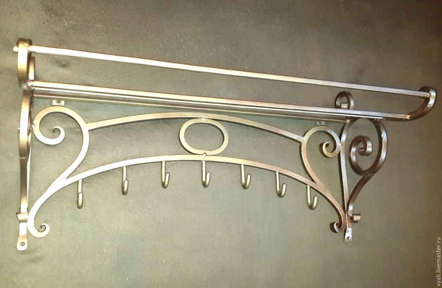 Красивые металлические вешалки для белья