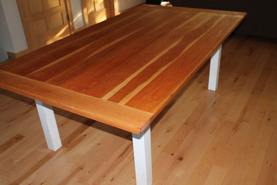 Стол из ольхи