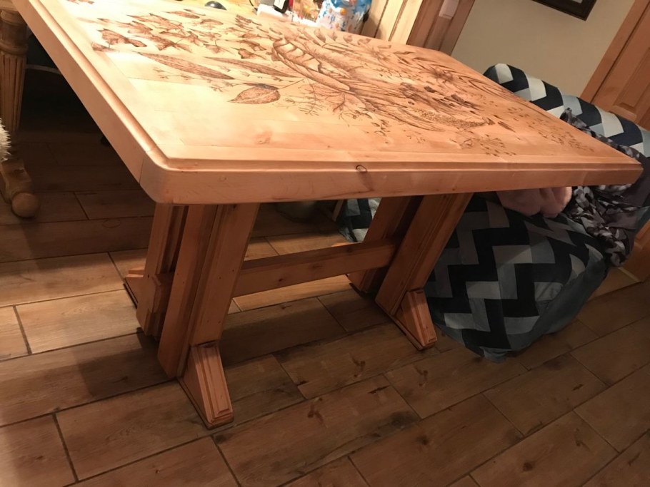 Стол из ольхи