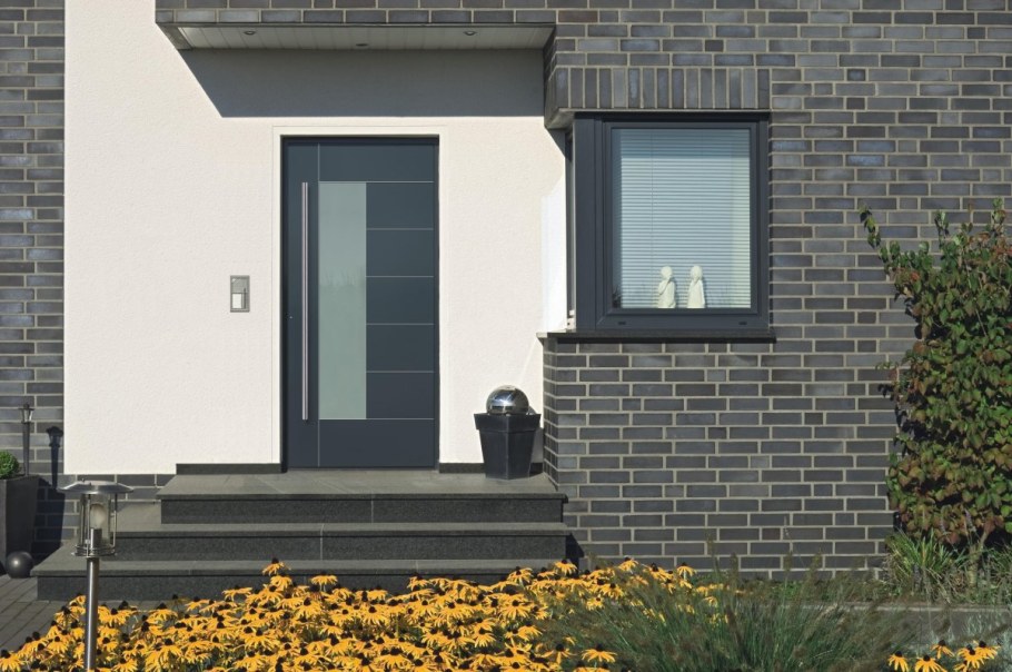 Фасад входной двери