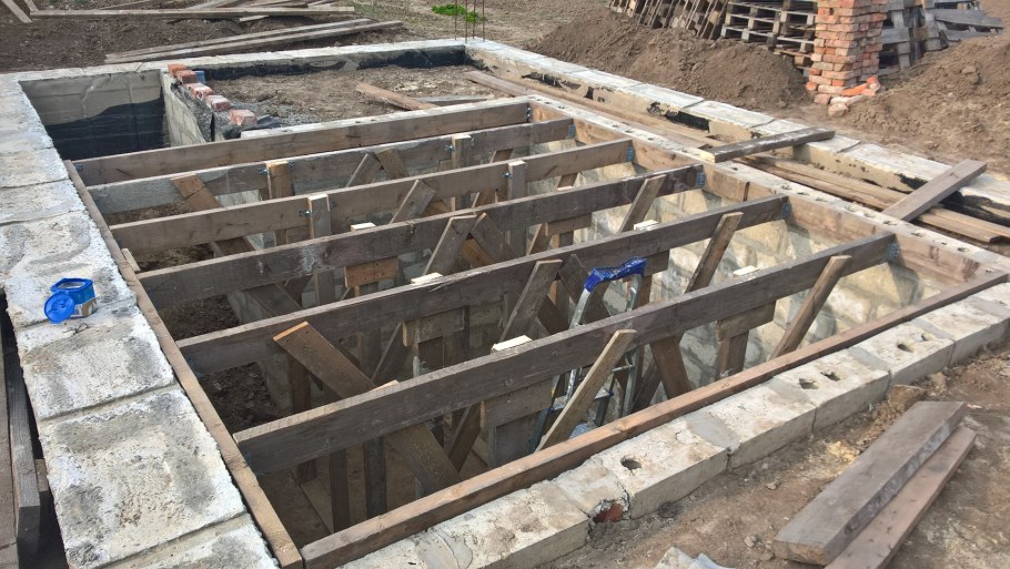 Перекрытие погреба ОПИЛКОБЕТОНОМ