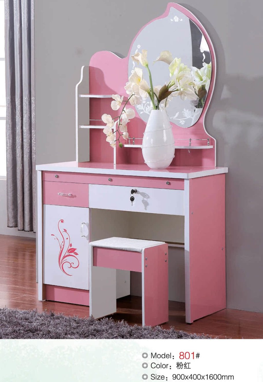 Туалетный столик для девушки