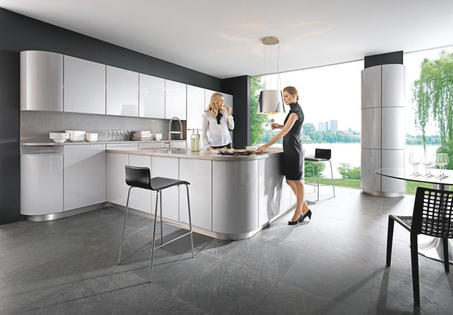 Бытовая техника на кухне Хай-тек