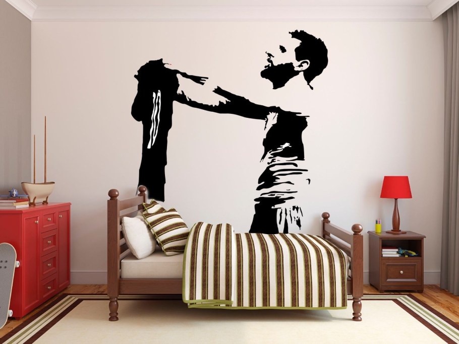 Стильные наклейки на стену