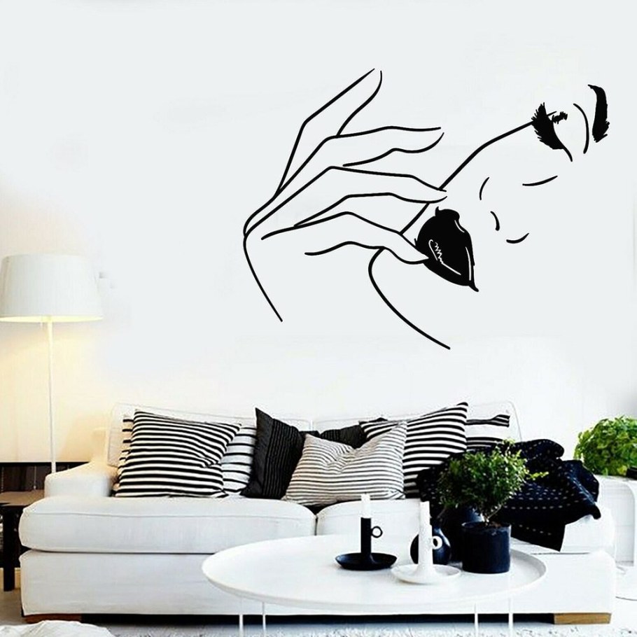 Губы на стену из фанеры