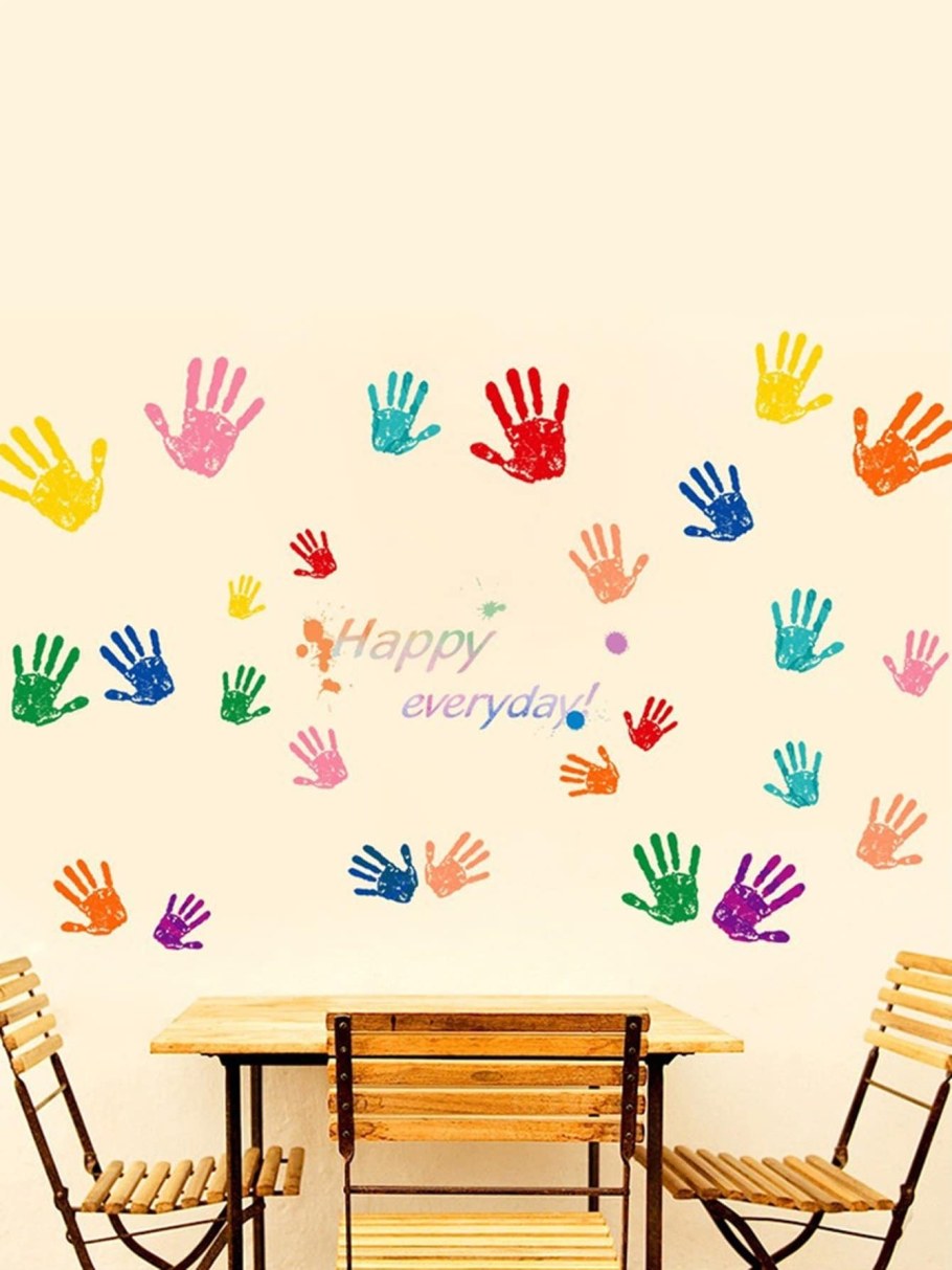 Декор стен ладошки