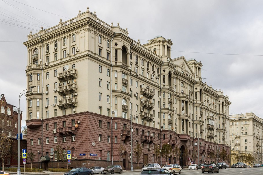 Улица Земляной вал 46