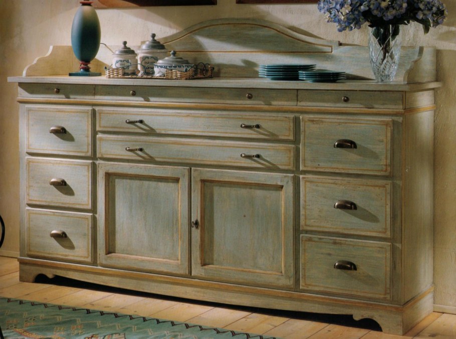 Комод из кухонных шкафов