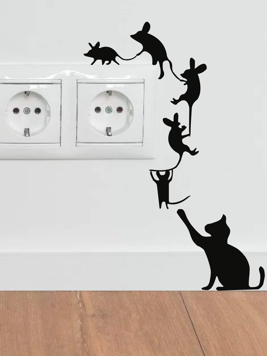 Котенок на выключатель