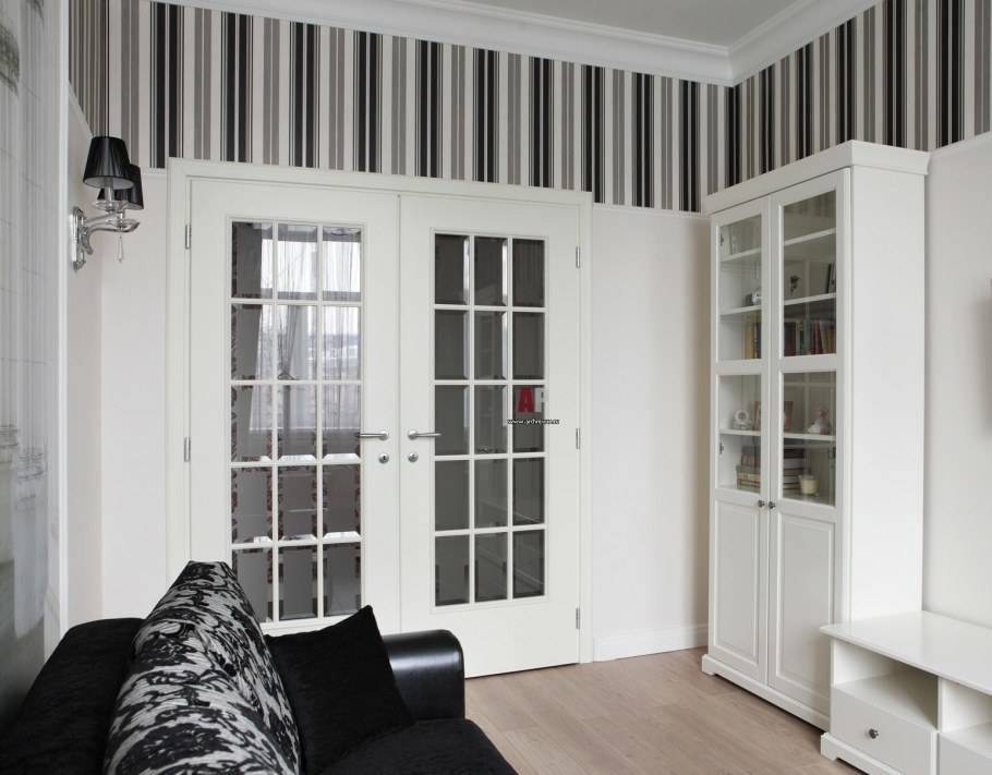 Гостиная с распашными дверями