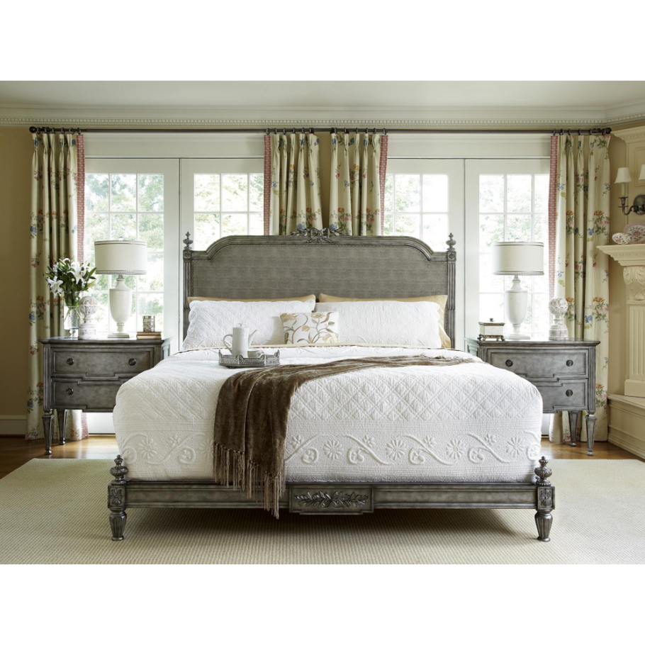 Кровать в английском стиле