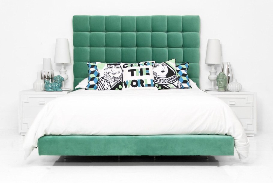 Изголовье зеленое мягкое кровать белая