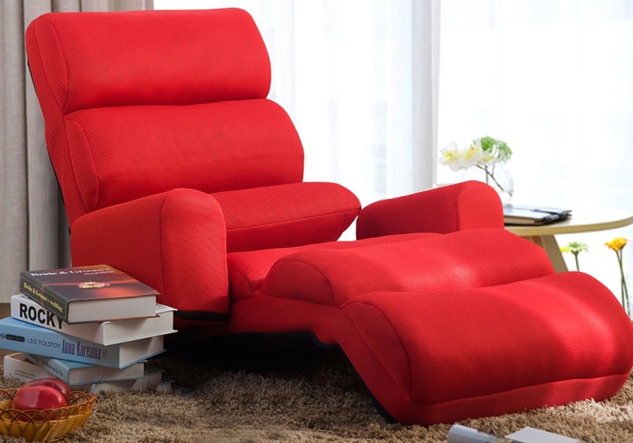 Большое удобное кресло