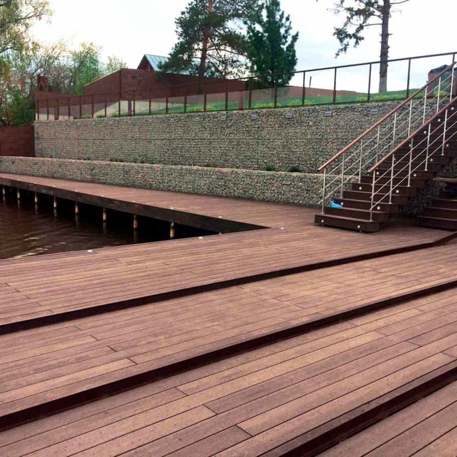 Террасная доска ДПК на пирсе