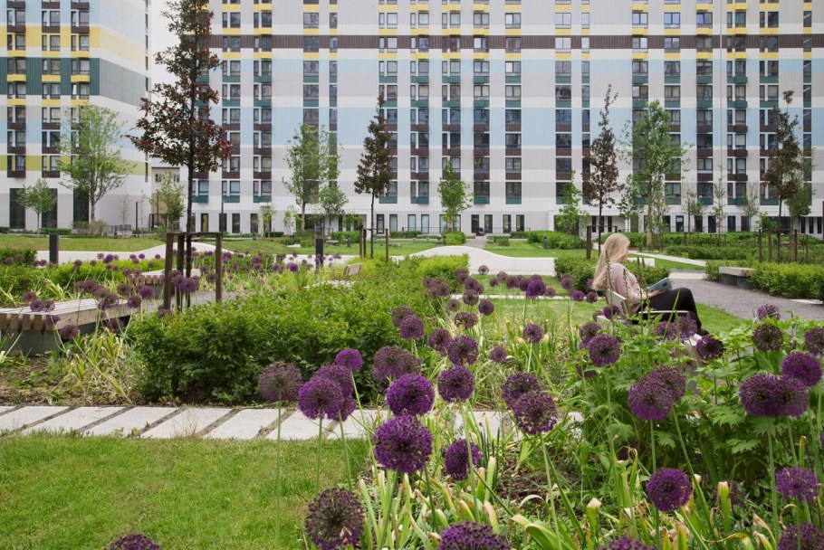 Пик Варшавское шоссе двор